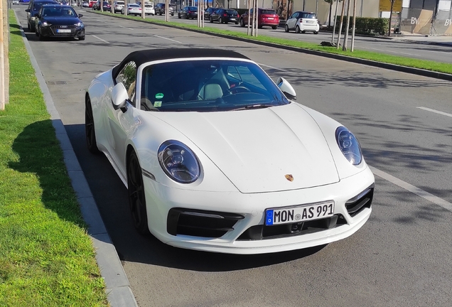 Porsche 992 Carrera 4S Cabriolet