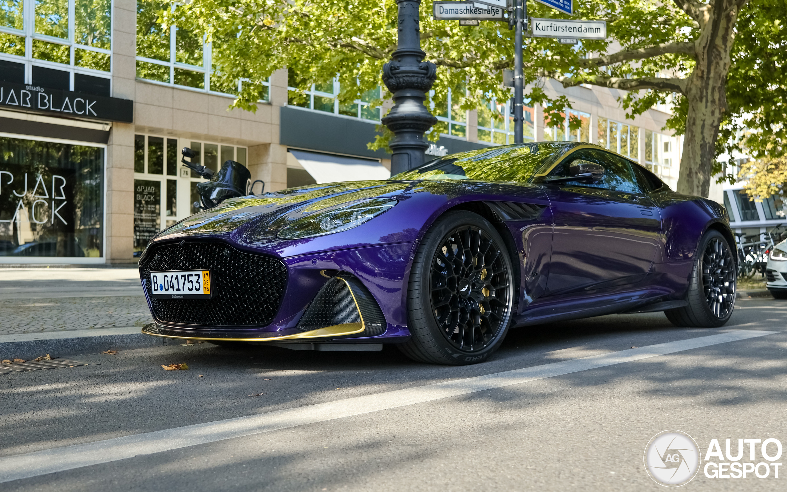 Aston Martin DBS 770 Ultimate