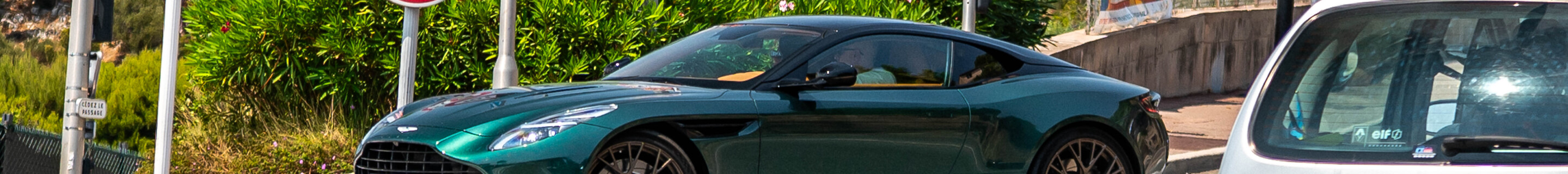 Aston Martin DB12