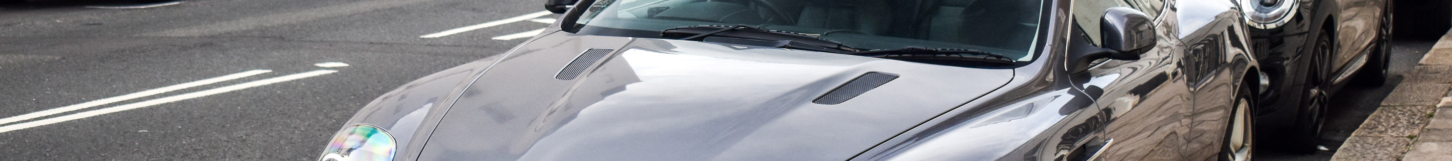 Aston Martin DB9