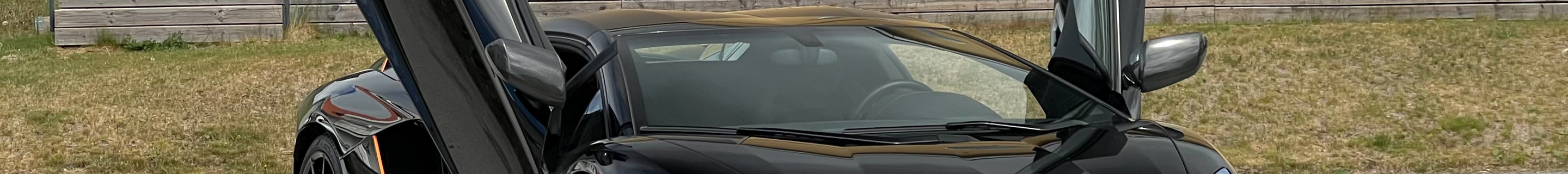 Lamborghini Aventador S LP740-4 Roadster