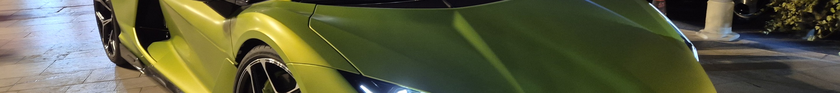 Lamborghini Revuelto