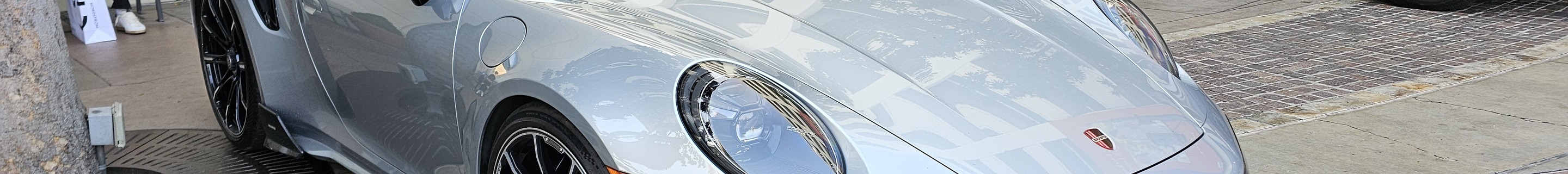 Porsche 992 Turbo S Cabriolet MkI Brabus 820