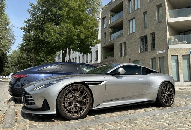 Aston Martin DB12