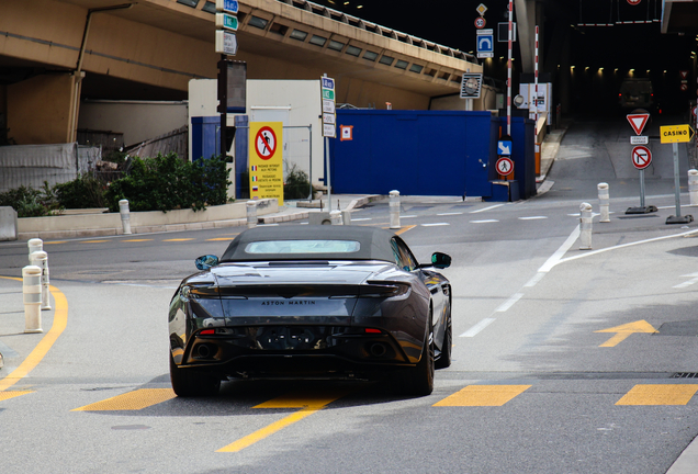 Aston Martin DB12 Volante