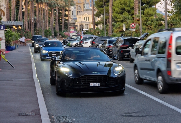 Aston Martin DB12 Volante