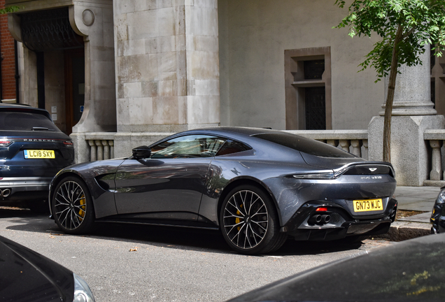 Aston Martin V8 Vantage 2018