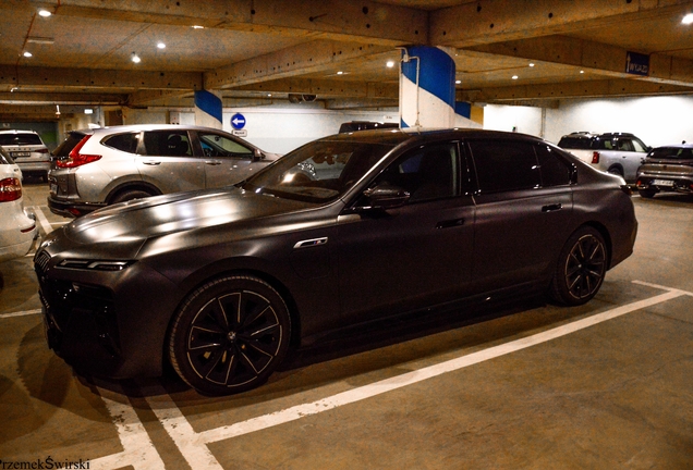 BMW M760e xDrive