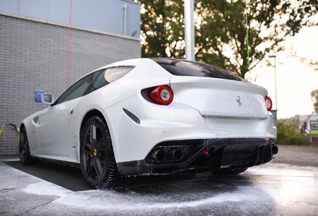 Ferrari FF