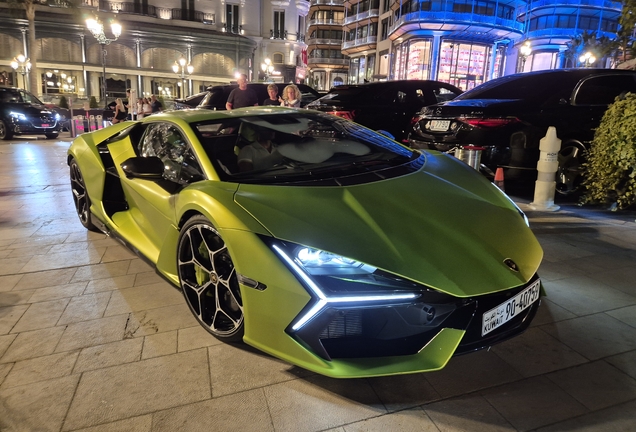 Lamborghini Revuelto
