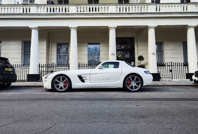 Mercedes-Benz SLS AMG