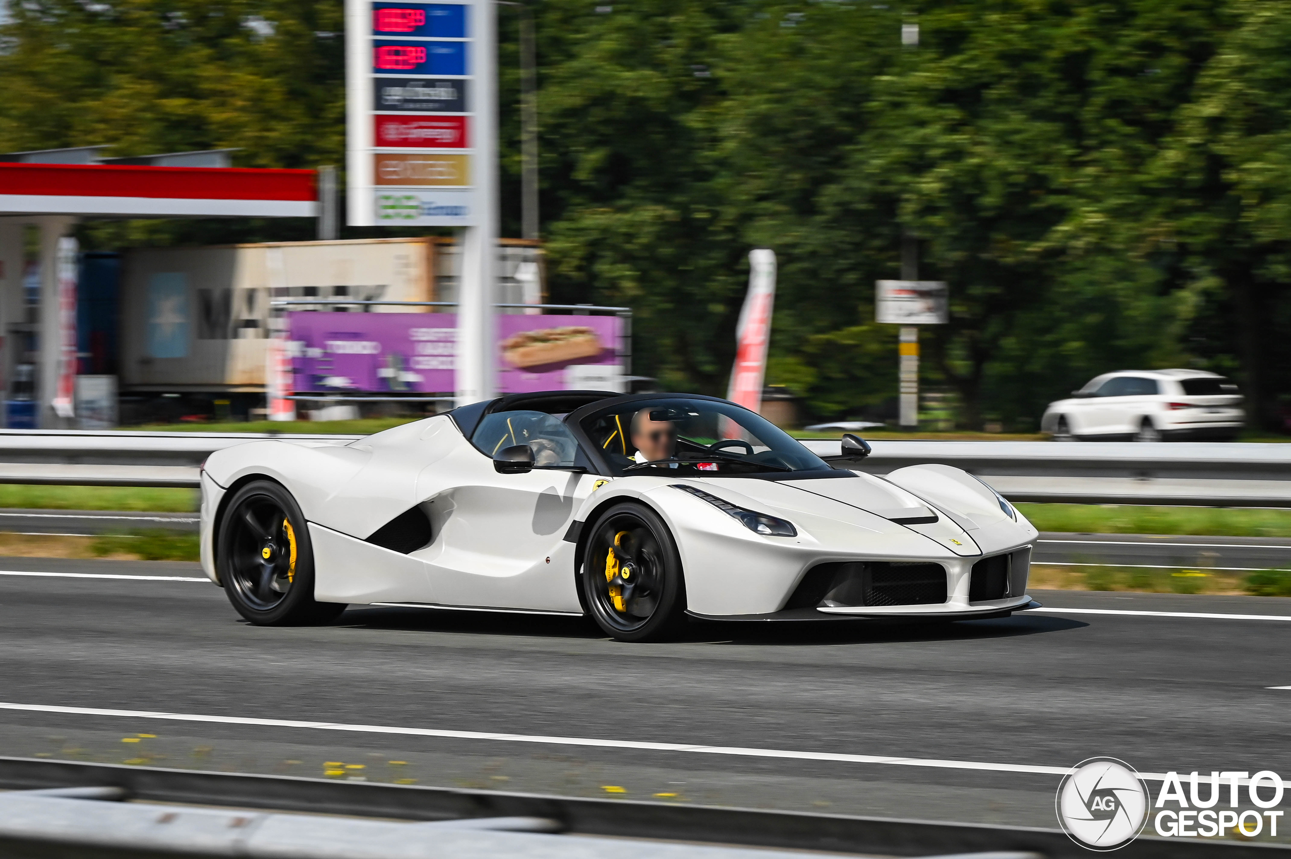 Ferrari LaFerrari Aperta