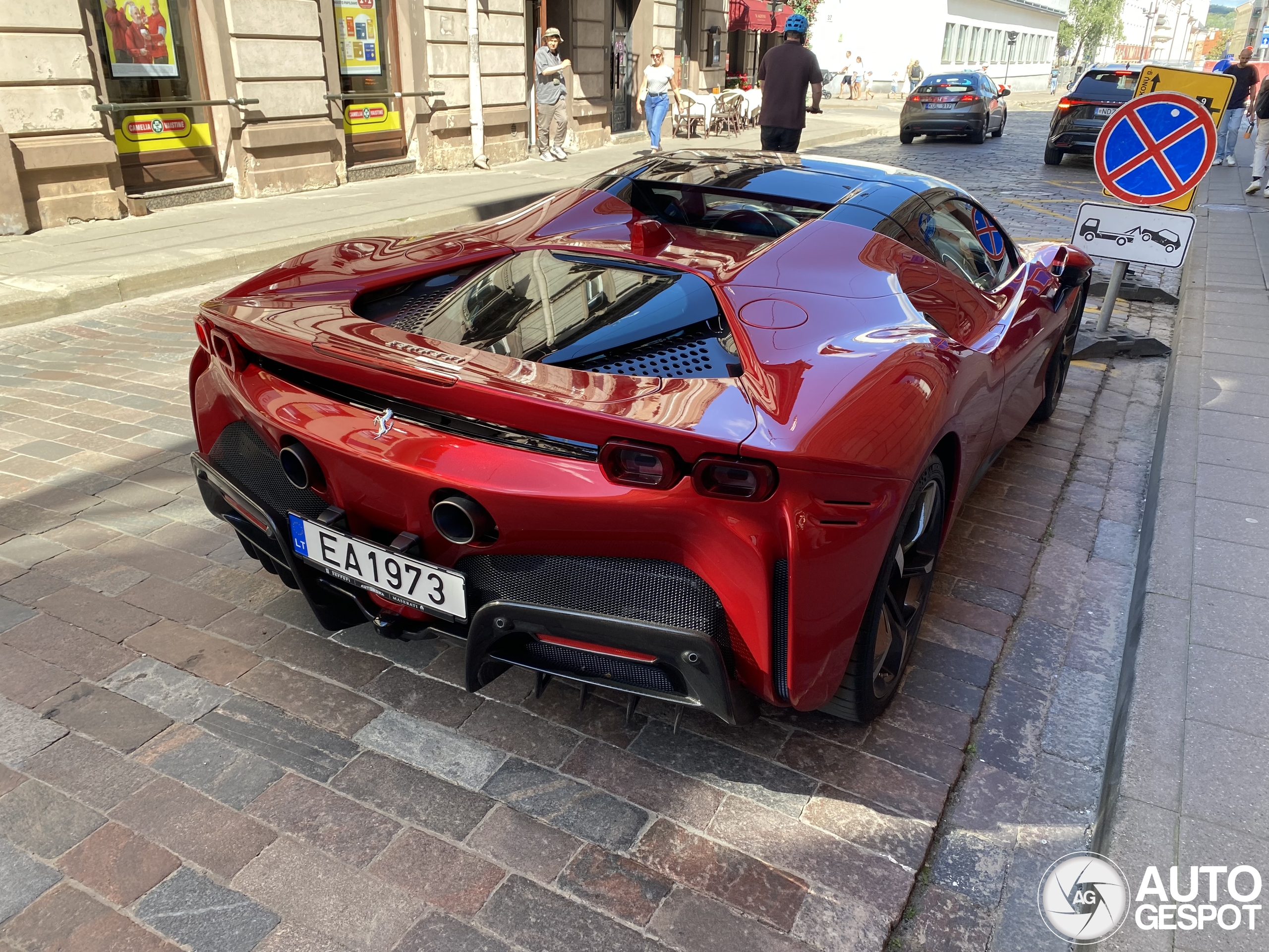 Ferrari SF90 Spider