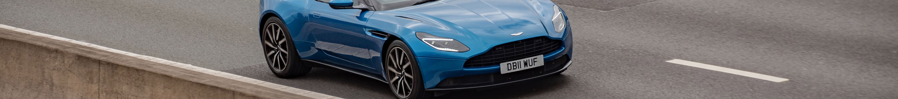 Aston Martin DB11 V8