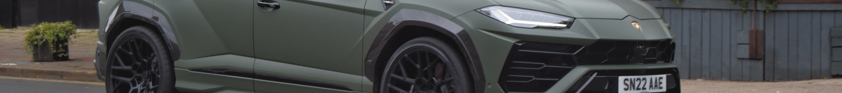 Lamborghini Urus Nero Design