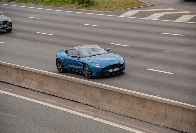 Aston Martin DB11 V8
