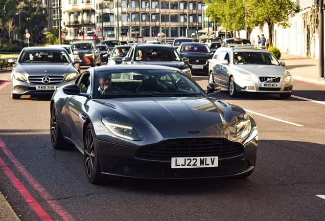Aston Martin DB11 V8