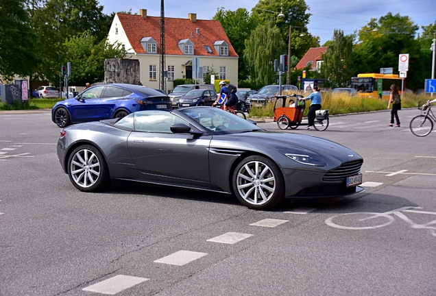 Aston Martin DB11 V8 Volante