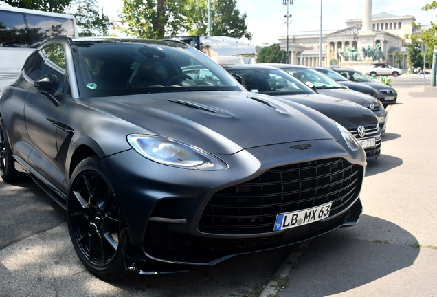 Aston Martin DBX707