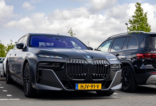 BMW M760e xDrive