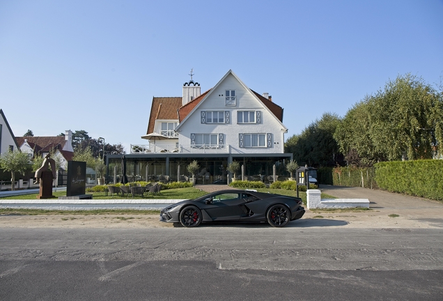 Lamborghini Revuelto
