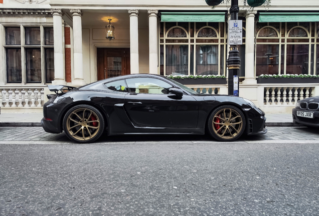 Porsche 718 Cayman GT4