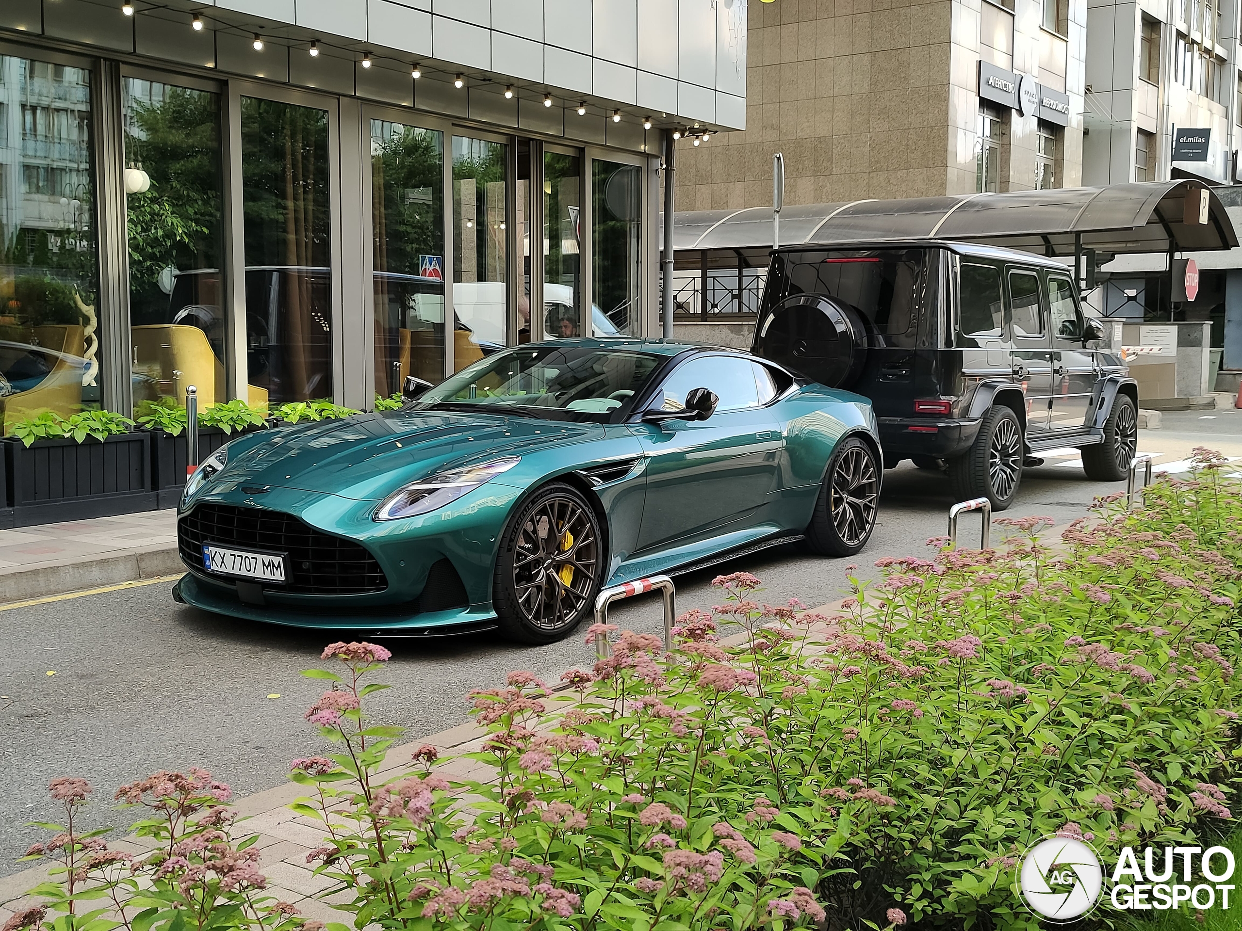 Aston Martin DB12