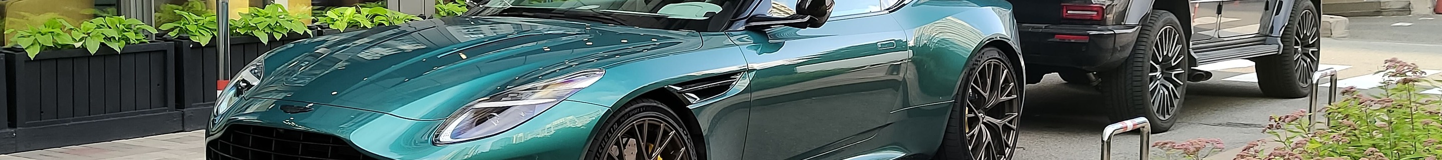 Aston Martin DB12