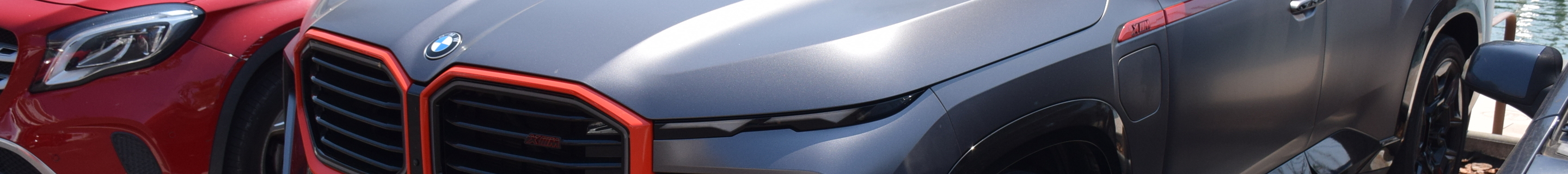 BMW XM G09 Label Red
