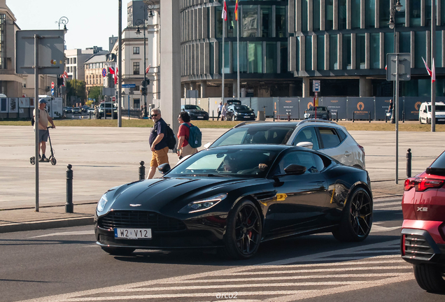 Aston Martin DB11