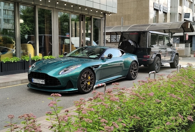 Aston Martin DB12