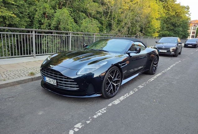 Aston Martin DB12 Volante