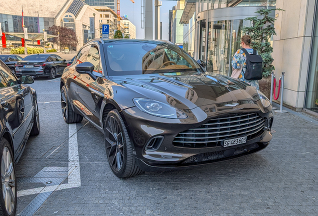 Aston Martin DBX