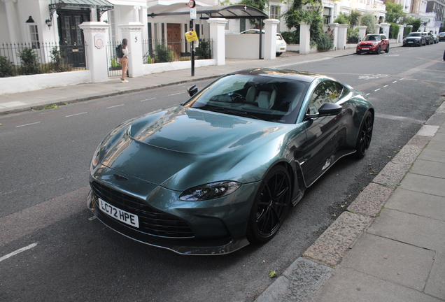 Aston Martin V12 Vantage 2023