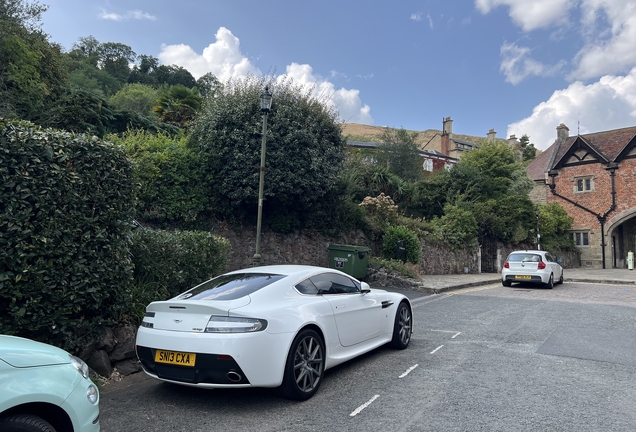 Aston Martin V8 Vantage 2012