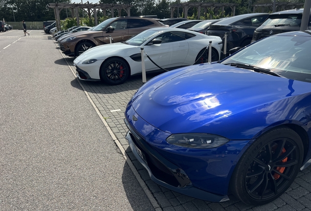 Aston Martin V8 Vantage 2018