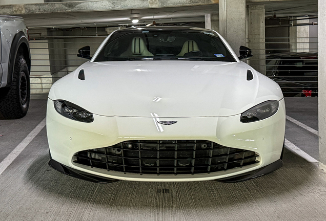 Aston Martin V8 Vantage 2018