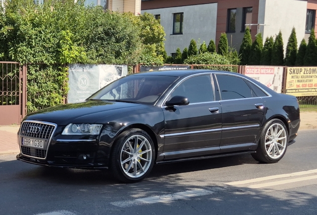 Audi S8 D3