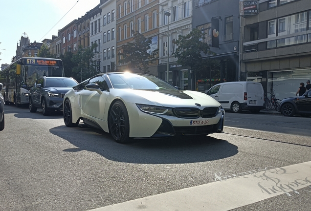 BMW i8 Roadster