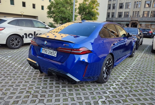 BMW M5 G90