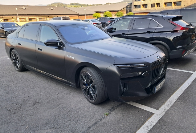 BMW M760e xDrive