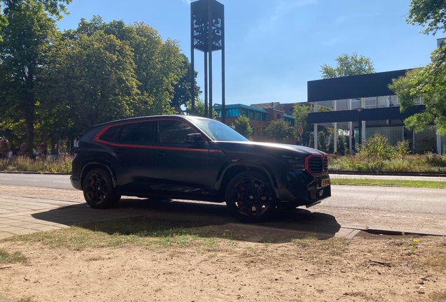 BMW XM G09 Label Red