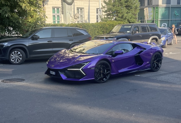 Lamborghini Revuelto