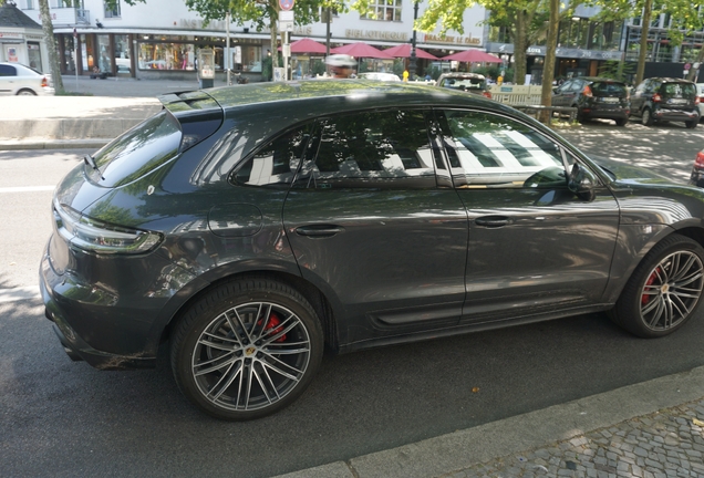 Porsche 95B Macan GTS MkII