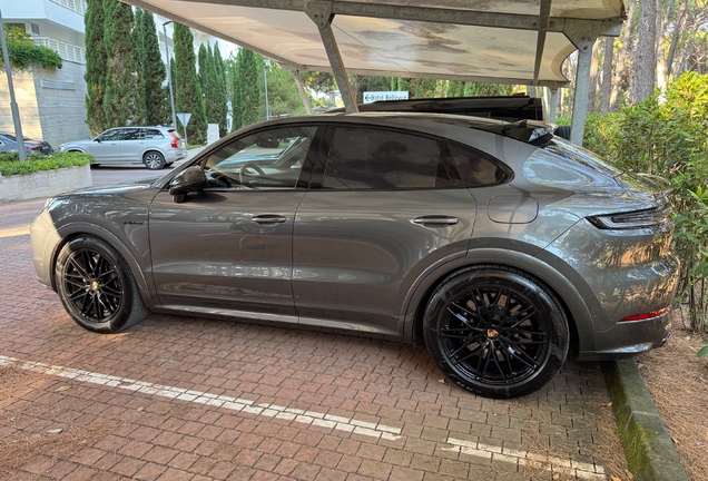 Porsche Cayenne Coupé Turbo E-Hybrid