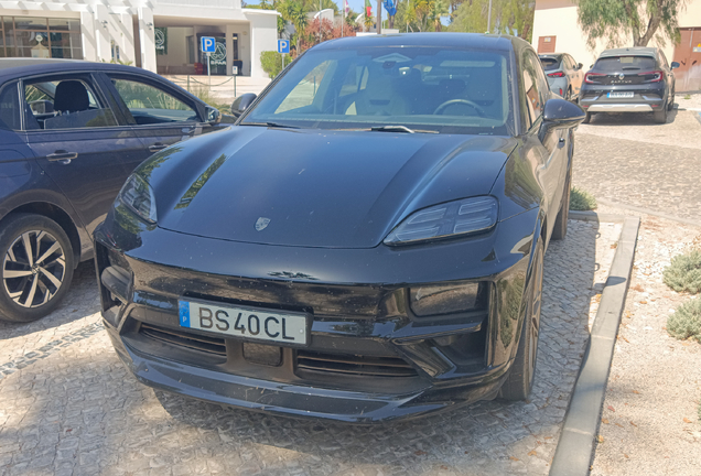 Porsche Macan EV Turbo