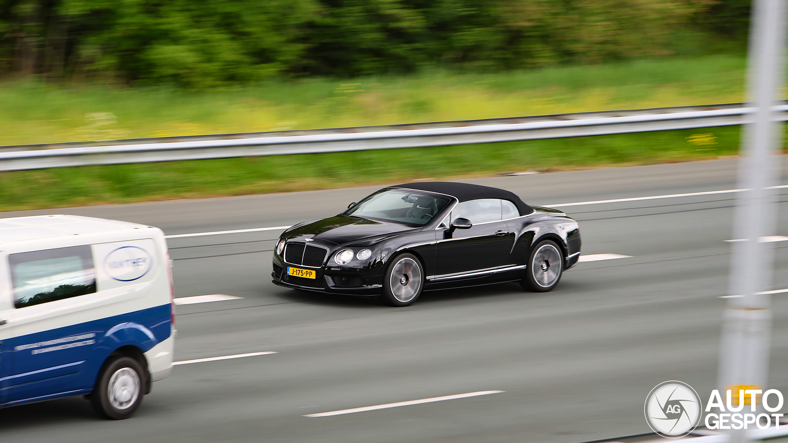 Bentley Continental GTC V8 S