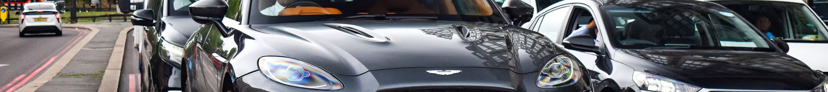 Aston Martin DBX