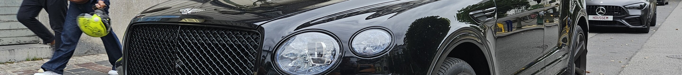 Bentley Bentayga Azure EWB