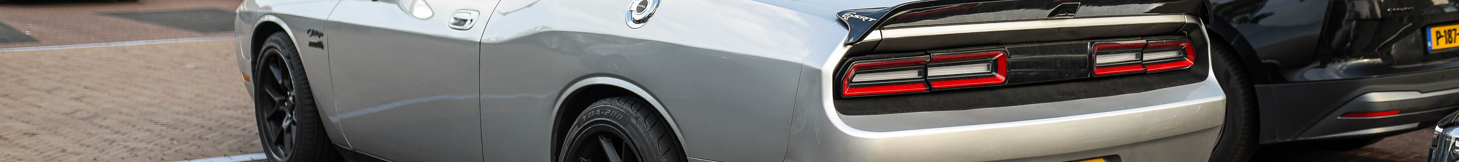 Dodge Challenger SRT-8